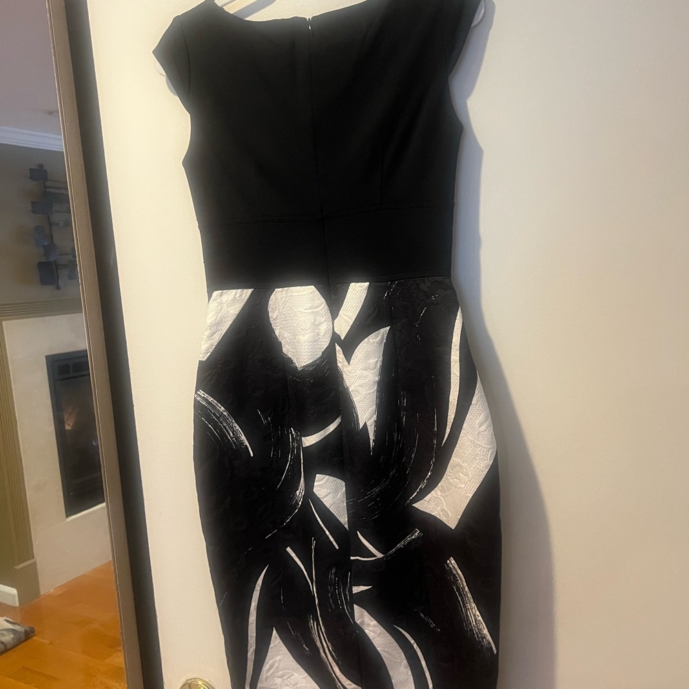 Kay Unger Black and White Midi Dress